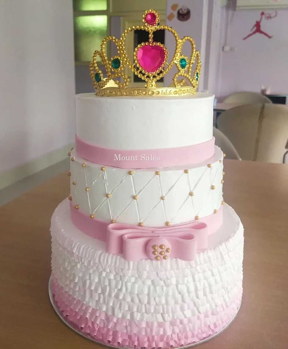 Premium RED N White Velvet Cake